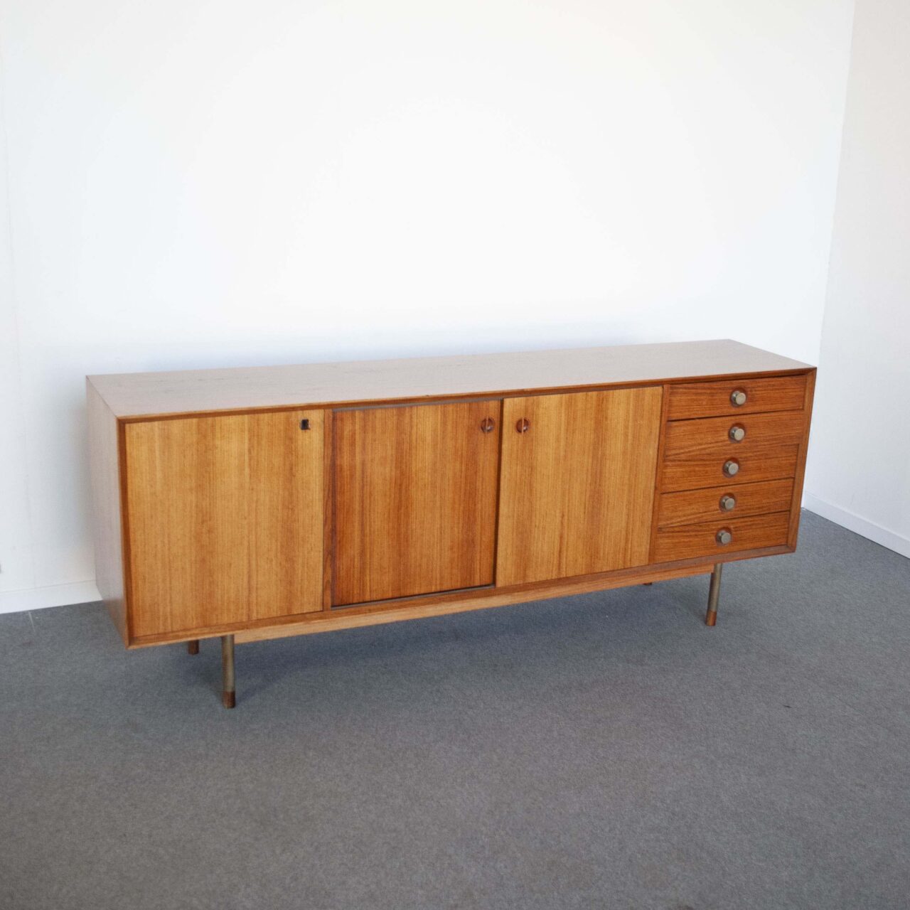 Sideboard_nelson_2