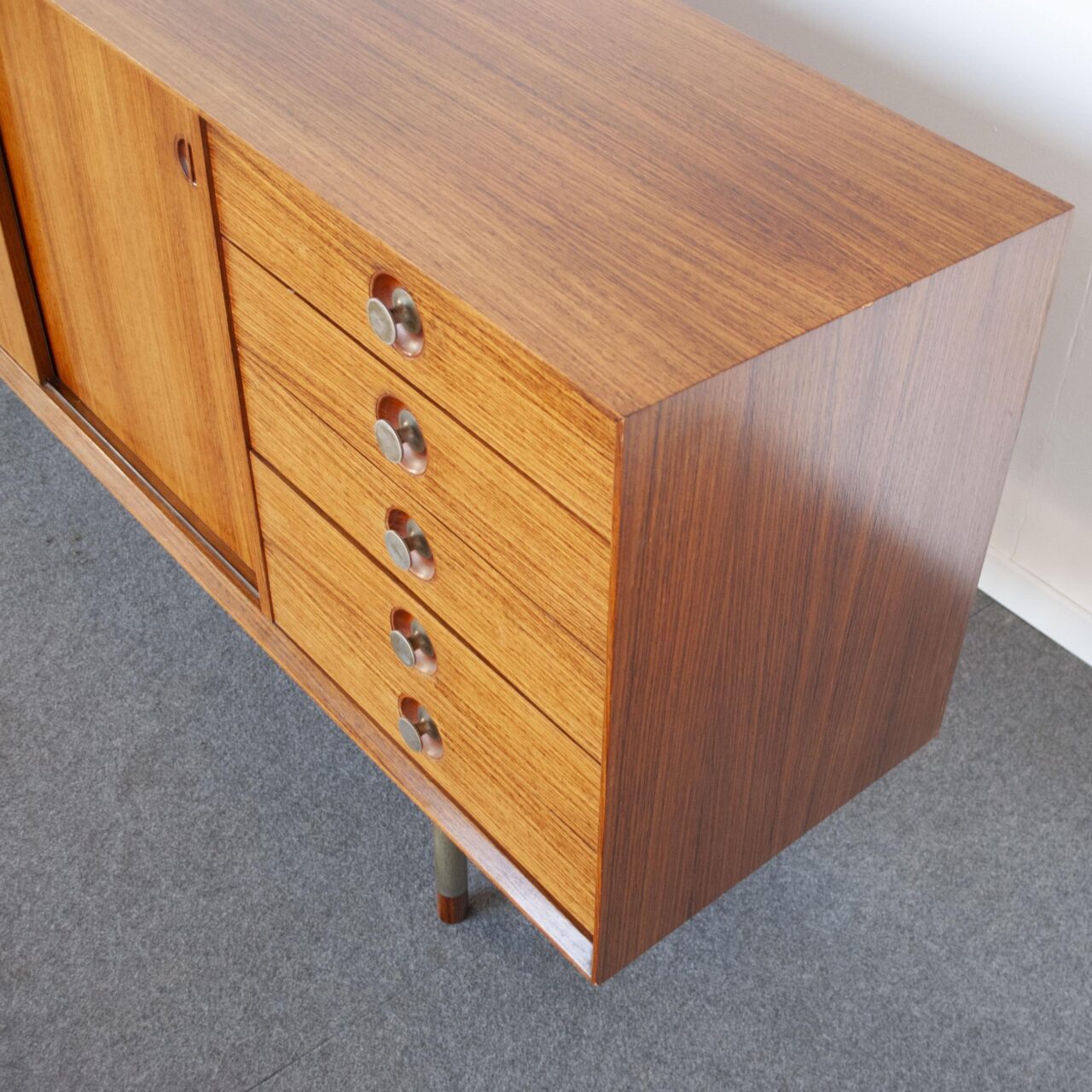 Sideboard_nelson_7